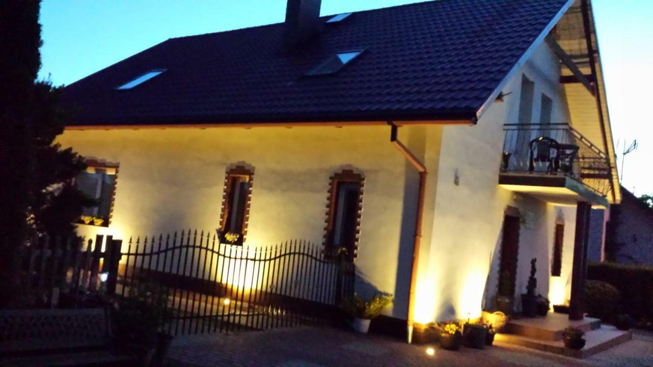 Pokoje Goscinne Renata Knitter Komnino Exterior foto