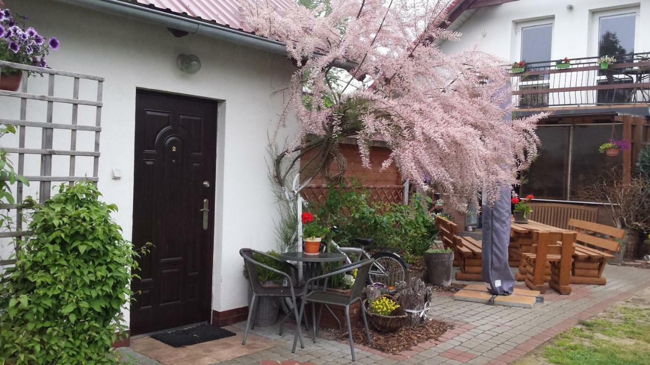 Pokoje Goscinne Renata Knitter Komnino Exterior foto